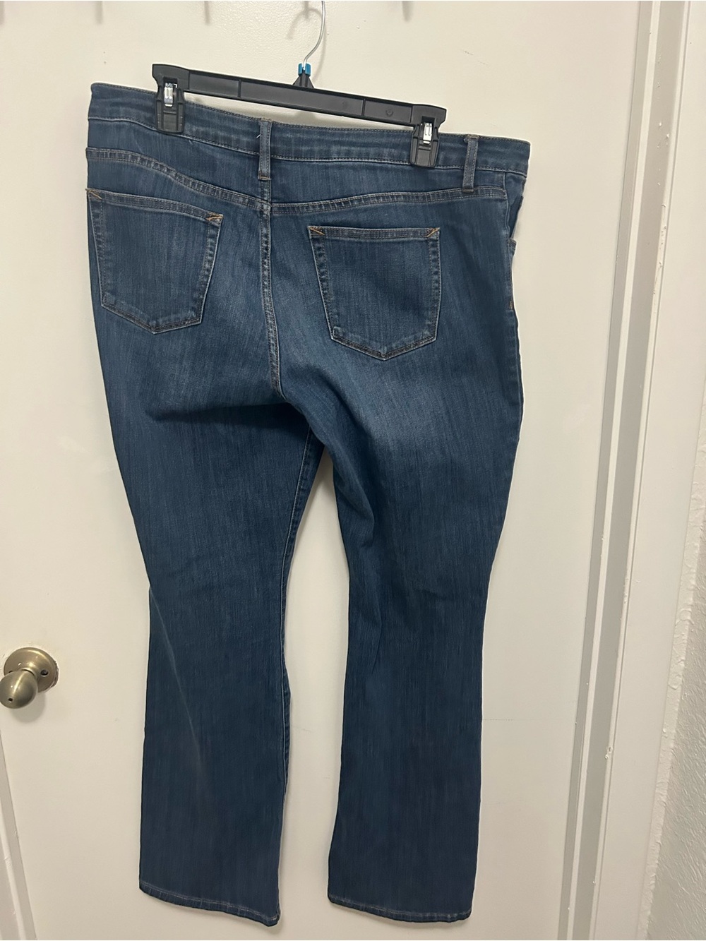 a.n.a Dark Blue Straight-Leg Women's Jeans - Picture 8 of 8